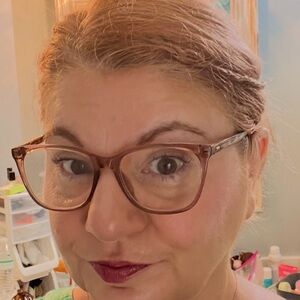 Meet your Posher, Annie